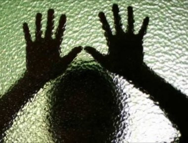 Μεσσηνία: Νύχτα κόλασης για 89χρονη από κουκουλοφόρους